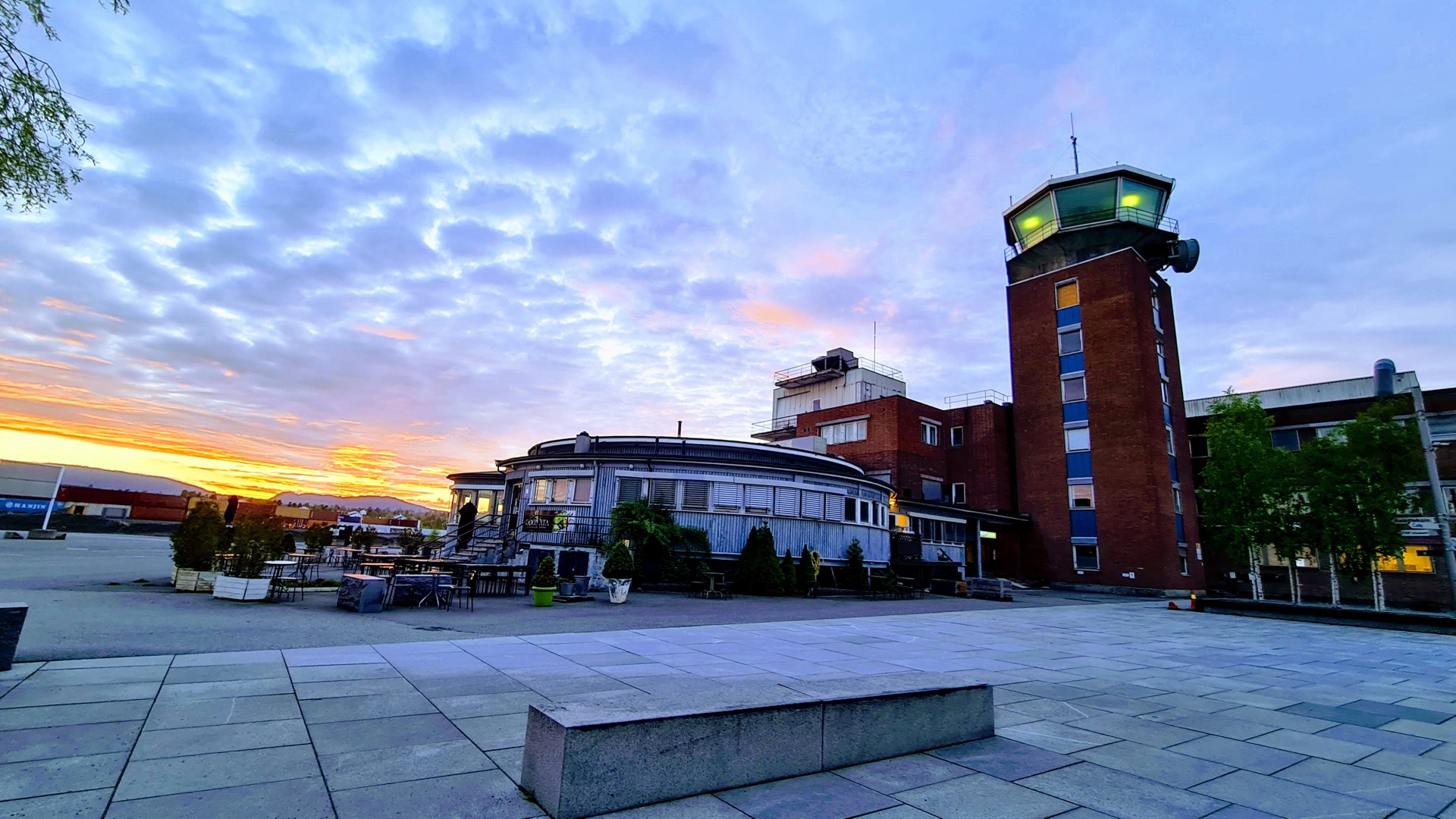 Bibliograf eller biblio-kafé på Fornebu?